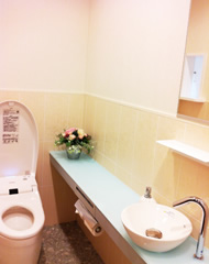 京都市中京区の梶田泌尿器科クリニックの女性用トイレは清潔感にあふれています